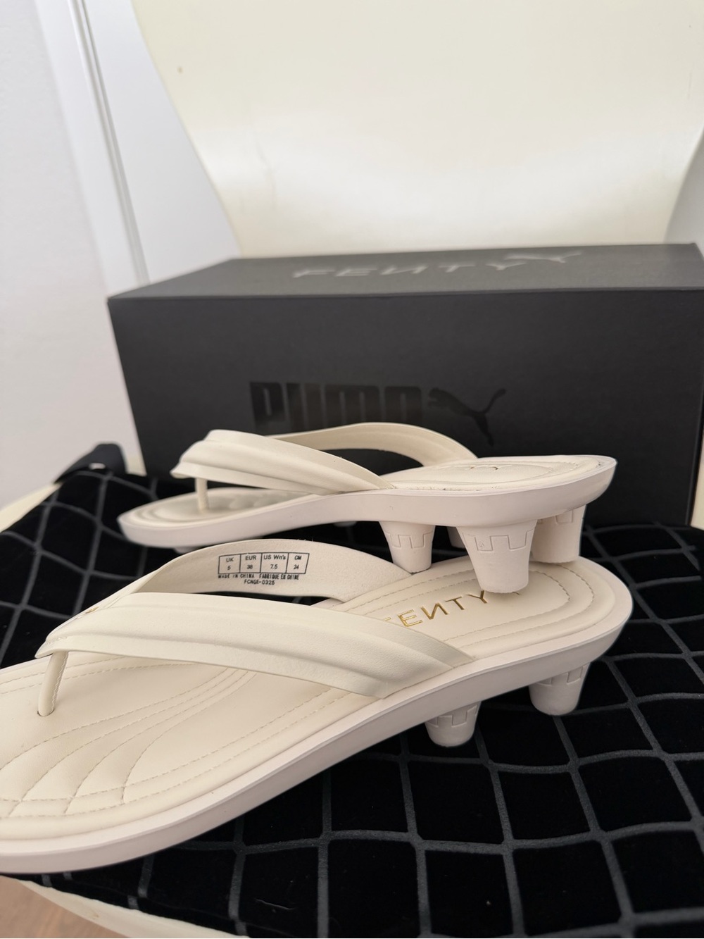 FENTY by PUMA Cream Thong Cleats Mules